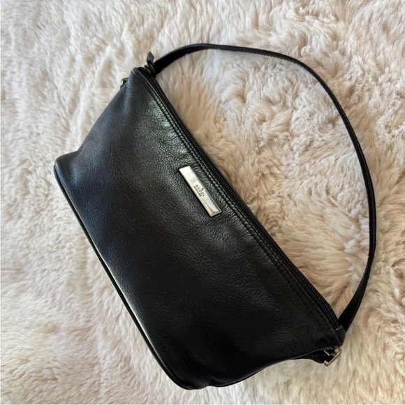 Gucci Black Leather Shoulder Bag - Picture 3 of 10